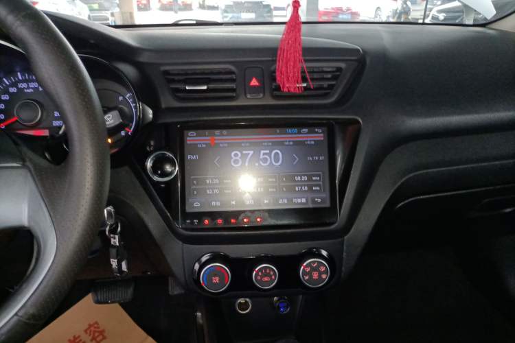 Used Kia K2 2015 Sedan 1.4L Automatic GLS Audio And AC Panel