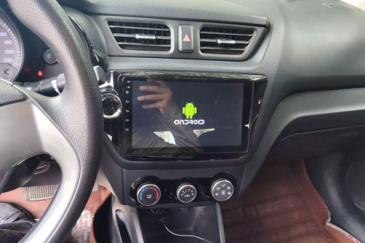 Used Kia K2 2015 Sedan 1.4L Automatic GLS Audio And AC Panel