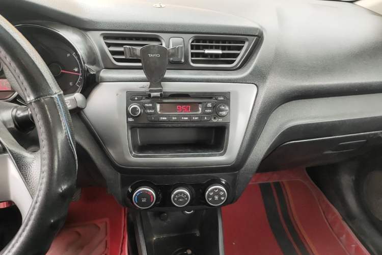 Used Kia K2 2015 Sedan 1.4L MT GLS Audio And AC Panel