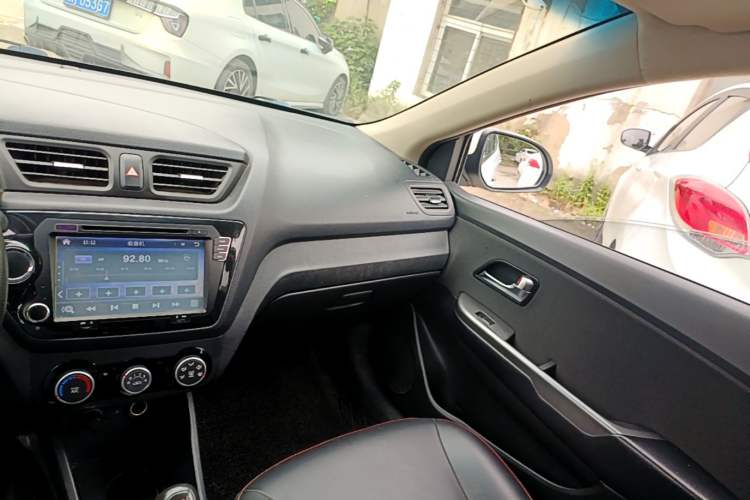 Used Kia K2 2015 Sedan 1.4L MT GLS Audio And AC Panel