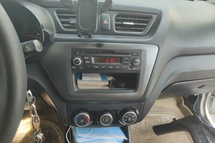 Used Kia K2 2015 Sedan 1.4L MT GLS Audio And AC Panel