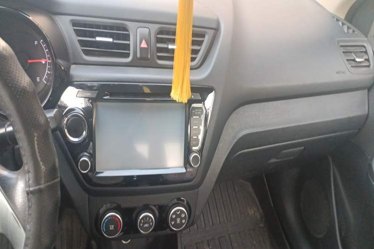 Used Kia K2 2015 Sedan 1.4L MT GLS Audio And AC Panel