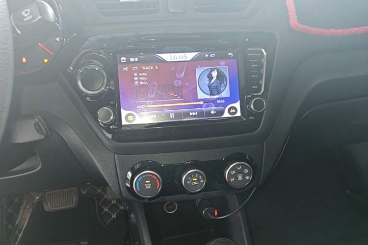 Used Kia K2 2015 Sedan 1.4L Automatic GLS Audio And AC Panel