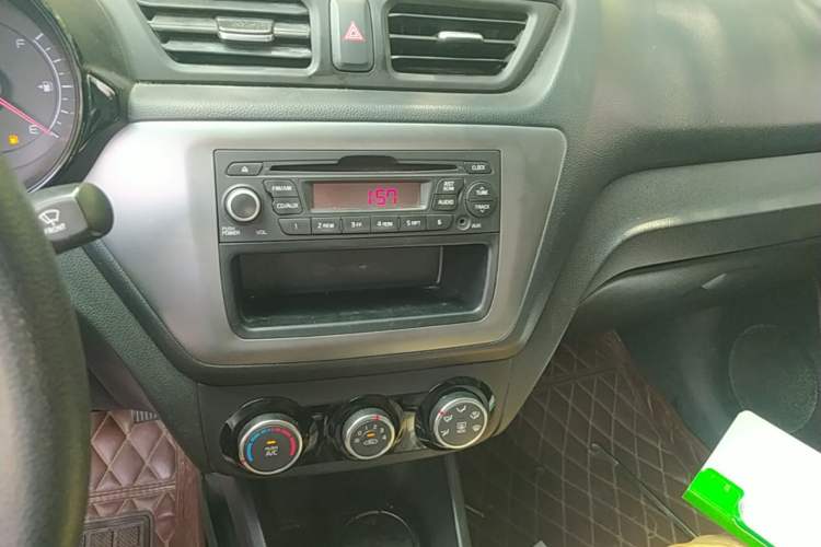 Used Kia K2 2015 Sedan 1.4L MT GLS Audio And AC Panel