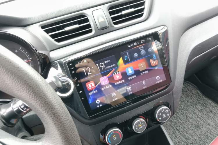 Used Kia K2 2015 Hatchback 1.4L AT GLS Cool Edition Audio And AC Panel
