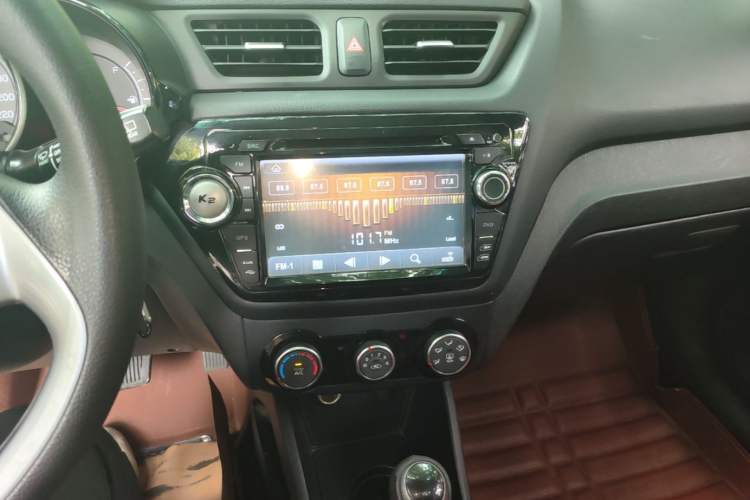 Used Kia K2 2015 Hatchback 1.4L AT GLS Cool Edition Audio And AC Panel