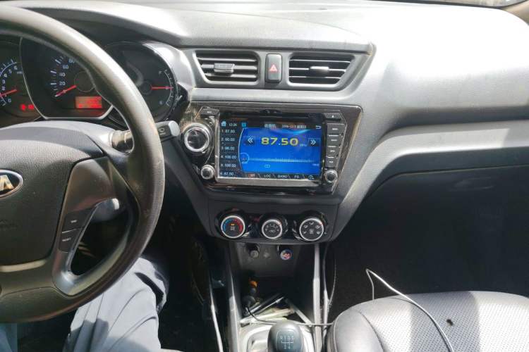 Used Kia K2 2015 Sedan 1.4L MT GLS Audio And AC Panel