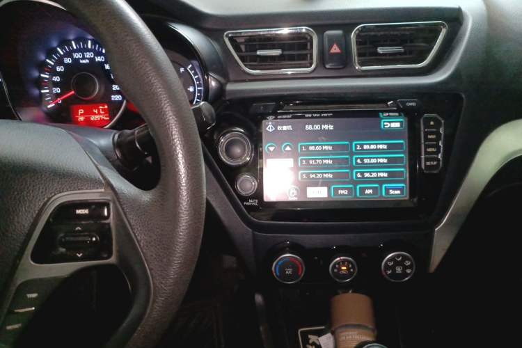 Used Kia K2 2015 Sedan 1.4L Automatic GLS Audio And AC Panel