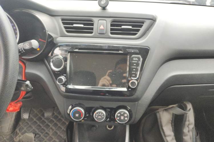 Used Kia K2 2015 Sedan 1.4L MT GLS Audio And AC Panel