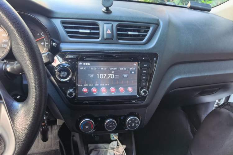 Used Kia K2 2015 Sedan 1.4L Automatic GLS Audio And AC Panel