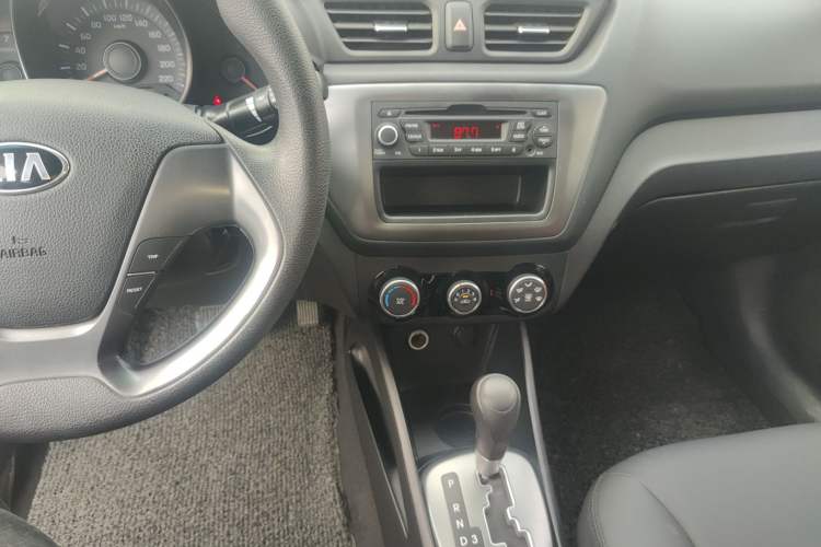 Used Kia K2 2015 Sedan 1.4L Automatic GLS Audio And AC Panel