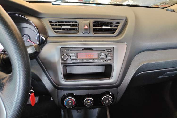 Used Kia K2 2015 Sedan 1.4L Automatic GLS Audio And AC Panel