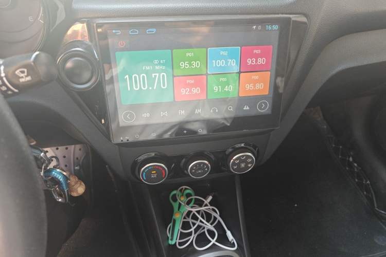 Used Kia K2 2015 Sedan 1.4L MT GLS Audio And AC Panel