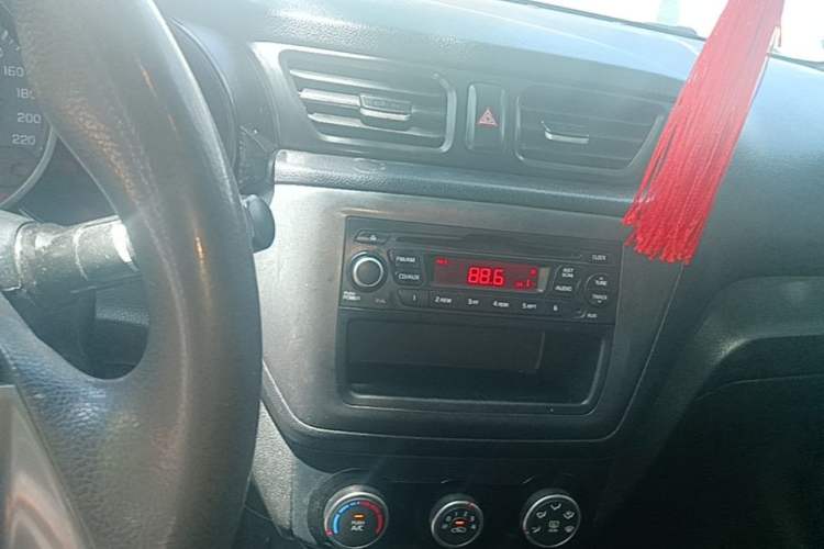 Used Kia K2 2015 Sedan 1.4L Automatic GLS Audio And AC Panel