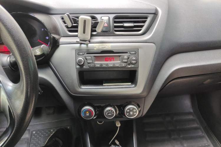 Used Kia K2 2015 Sedan 1.4L MT GLS Audio And AC Panel