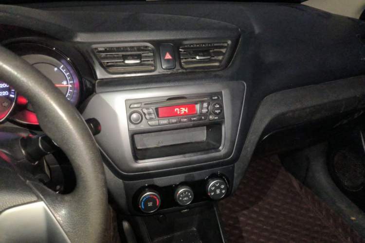 Used Kia K2 2015 Sedan 1.4L MT GLS Audio And AC Panel