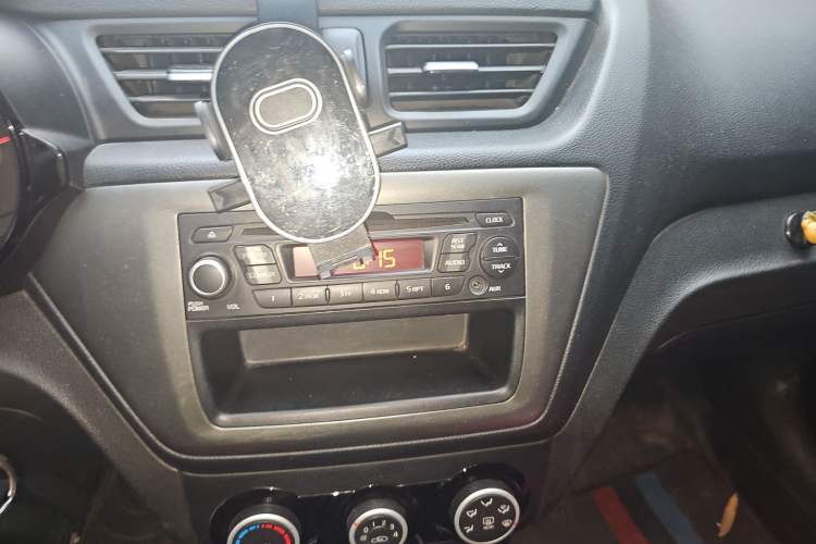 Used Kia K2 2015 Sedan 1.4L Automatic GLS Audio And AC Panel