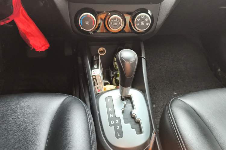 Used Kia K2 2015 Sedan 1.4L Automatic GLS Audio And AC Panel