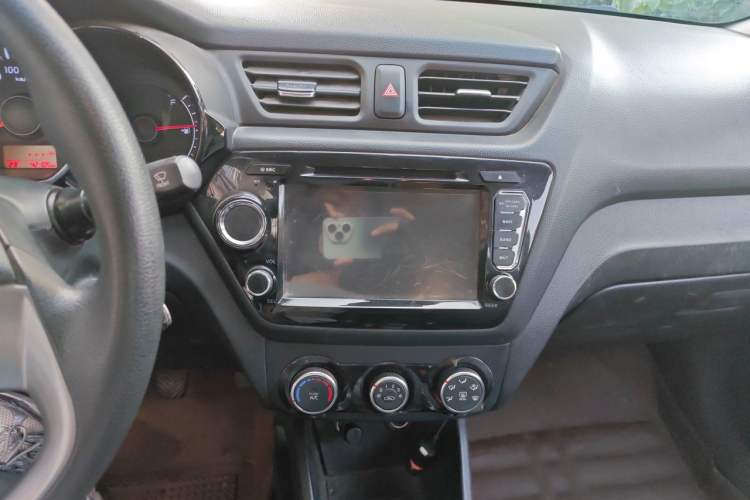 Used Kia K2 2015 Sedan 1.4L MT GLS Audio And AC Panel