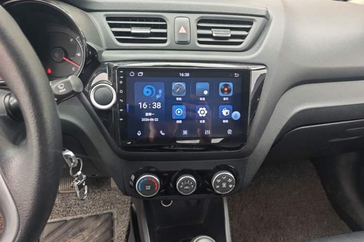 Used Kia K2 2015 Sedan 1.4L Automatic GLS Audio And AC Panel