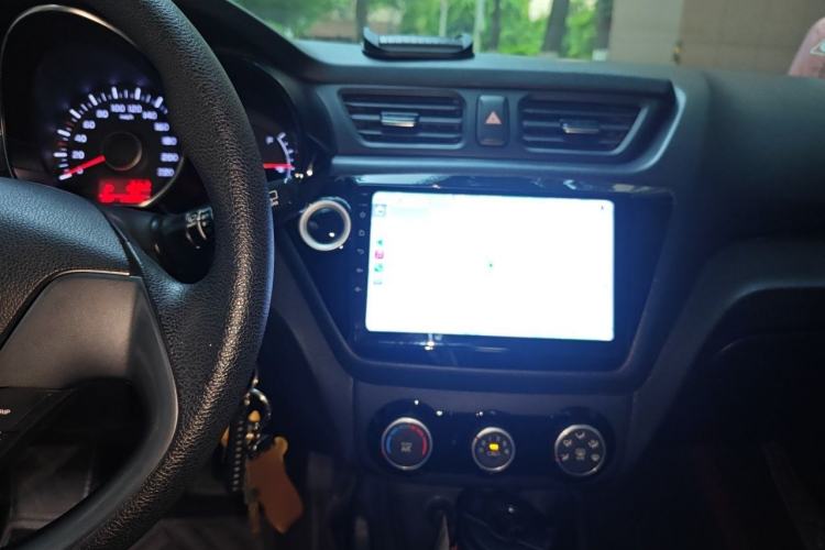 Used Kia K2 2015 Hatchback 1.4L AT GLS Cool Edition Audio And AC Panel