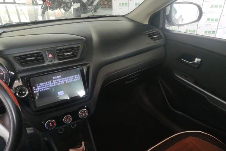 Used Kia K2 2015 Sedan 1.4L MT GLS Audio And AC Panel