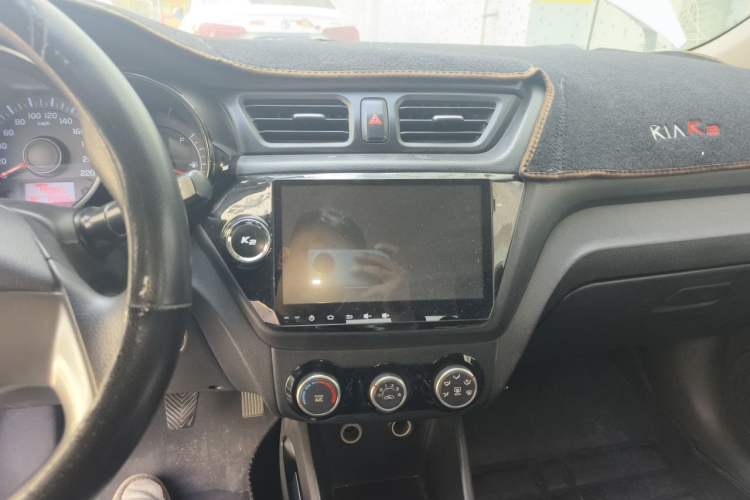 Used Kia K2 2015 Sedan 1.4L MT GLS Audio And AC Panel