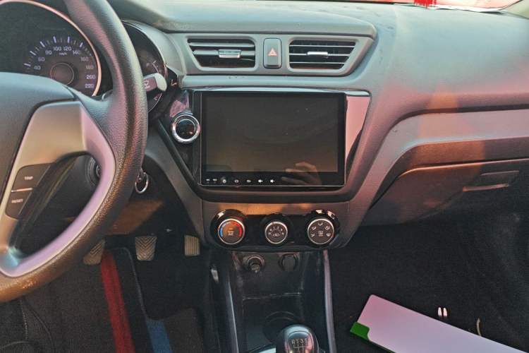 Used Kia K2 2015 Sedan 1.4L MT GLS Audio And AC Panel