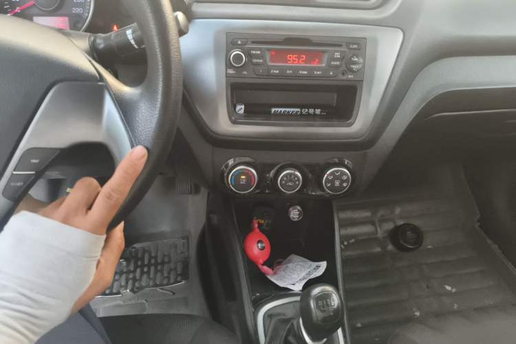 Used Kia K2 2015 Sedan 1.4L MT GLS Audio And AC Panel