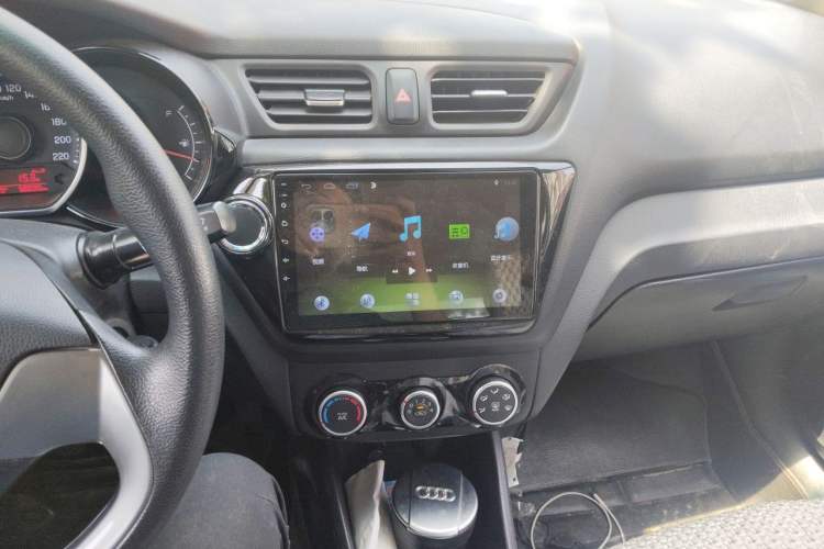 Used Kia K2 2015 Sedan 1.4L MT GLS Audio And AC Panel