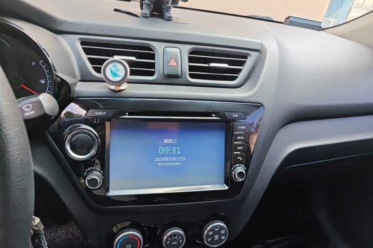 Used Kia K2 2015 Sedan 1.4L Automatic GLS Audio And AC Panel