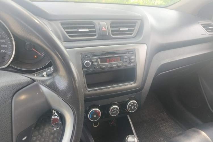 Used Kia K2 2015 Sedan 1.4L Automatic GLS Audio And AC Panel
