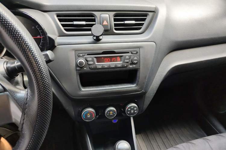 Used Kia K2 2015 Sedan 1.4L Automatic GLS Audio And AC Panel