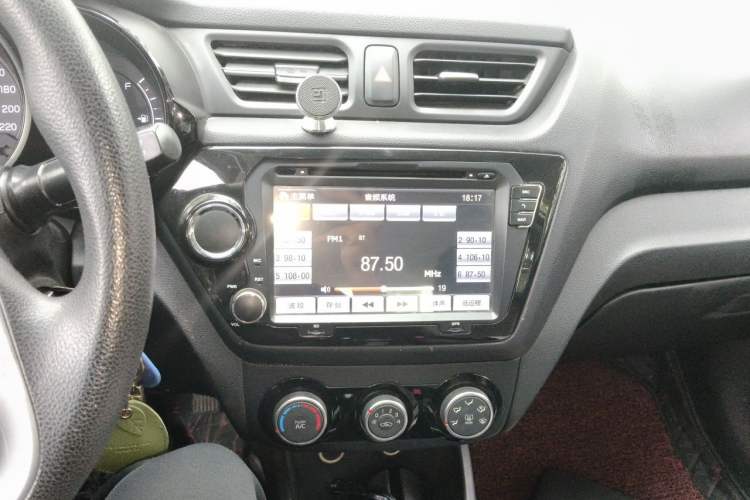 Used Kia K2 2015 Sedan 1.4L MT GLS Audio And AC Panel