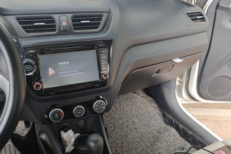 Used Kia K2 2015 Sedan 1.4L Automatic GLS Audio And AC Panel