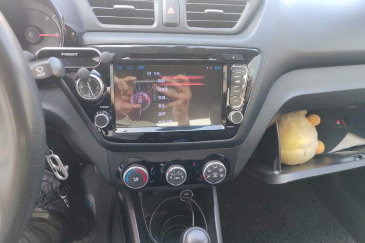 Used Kia K2 2015 Sedan 1.4L Automatic GLS Audio And AC Panel
