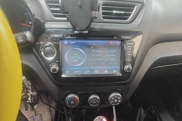 Used Kia K2 2015 Sedan 1.4L MT GLS Audio And AC Panel