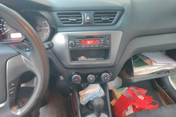 Used Kia K2 2015 Sedan 1.4L Automatic GLS Audio And AC Panel