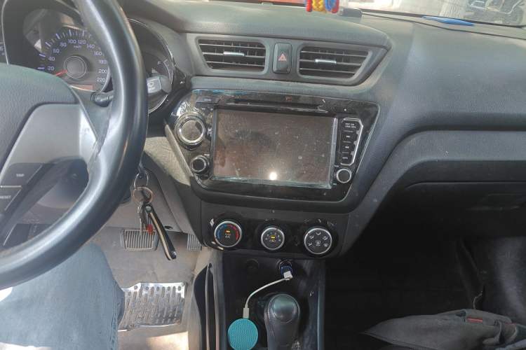 Used Kia K2 2015 Sedan 1.4L Automatic GLS Audio And AC Panel