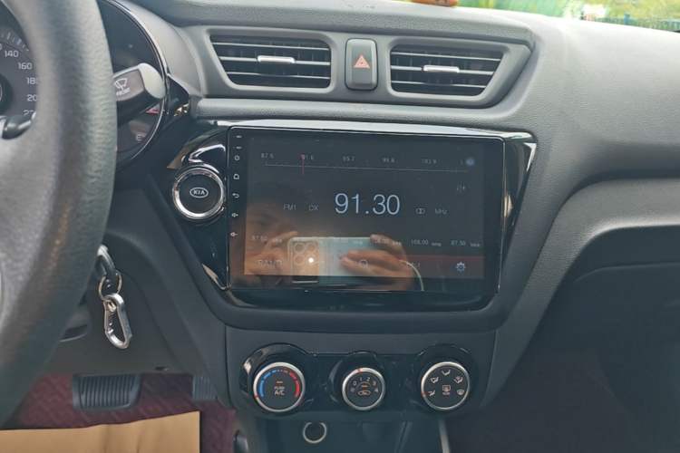 Used Kia K2 2015 Sedan 1.4L Automatic GLS Audio And AC Panel