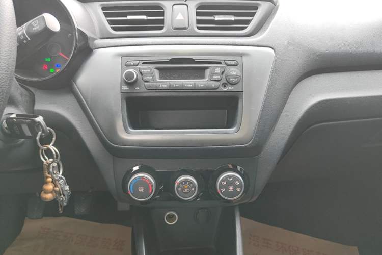 Used Kia K2 2015 Sedan 1.4L MT GLS Audio And AC Panel