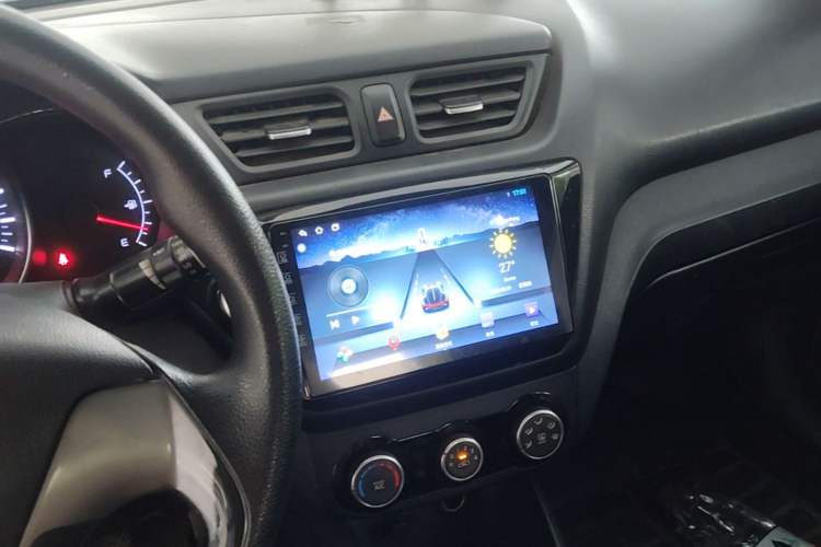 Used Kia K2 2015 Sedan 1.4L MT GLS Audio And AC Panel
