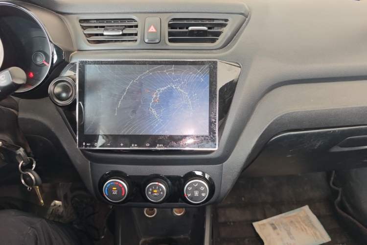 Used Kia K2 2015 Sedan 1.4L Automatic GLS Audio And AC Panel