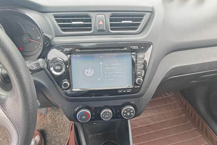 Used Kia K2 2015 Sedan 1.4L Manual Transmission GL Audio And AC Panel