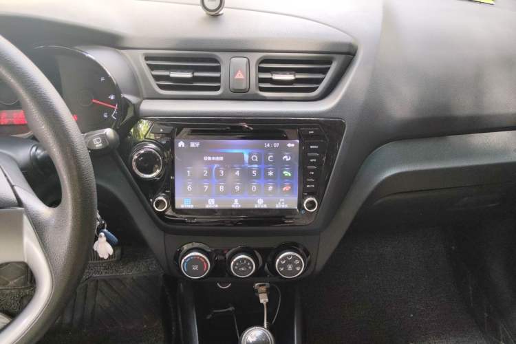 Used Kia K2 2015 Hatchback 1.4L AT GLS Cool Edition Audio And AC Panel