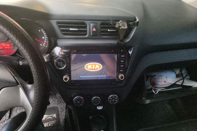 Used Kia K2 2015 Sedan 1.4L MT GLS Audio And AC Panel