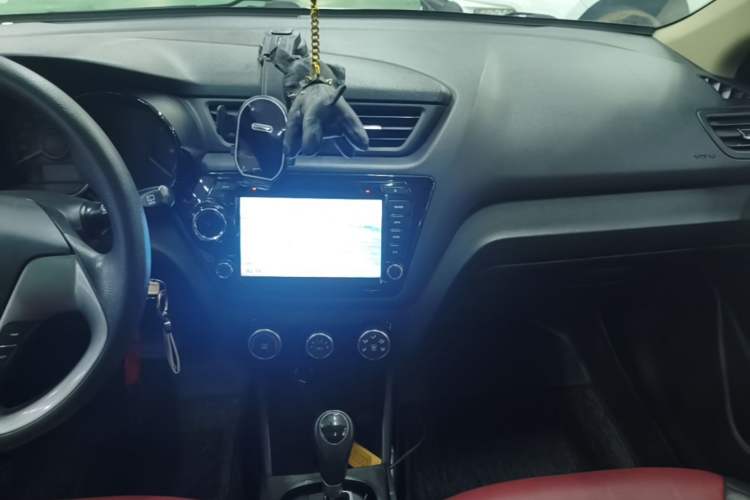 Used Kia K2 2015 Hatchback 1.4L AT GLS Cool Edition Audio And AC Panel