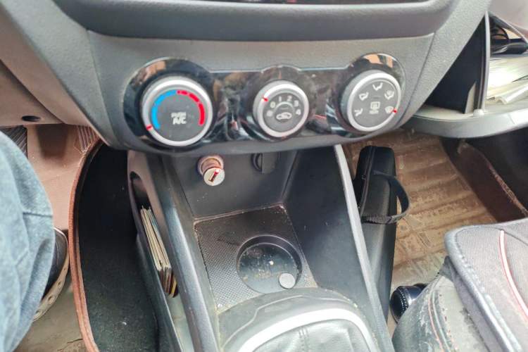 Used Kia K2 2015 Sedan 1.4L MT GLS Audio And AC Panel
