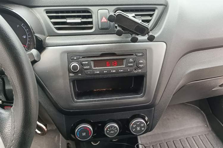 Used Kia K2 2015 Sedan 1.4L Manual Transmission GL Audio And AC Panel