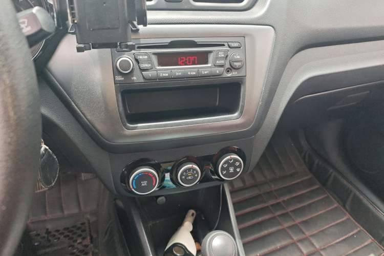 Used Kia K2 2015 Sedan 1.4L Automatic GLS Audio And AC Panel